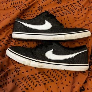 Nike SB Portmore Size 11 mens.
